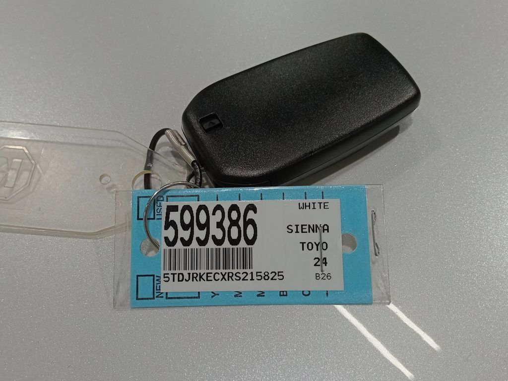 2024 Toyota Sienna XLE