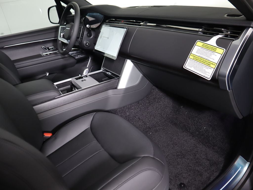 Thumbnail: 2025 Land Rover Range Rover - 18