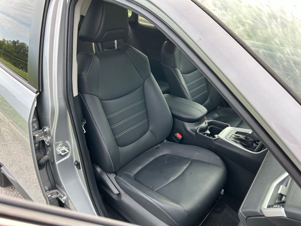 Thumbnail: 2021 Toyota RAV4 - 15