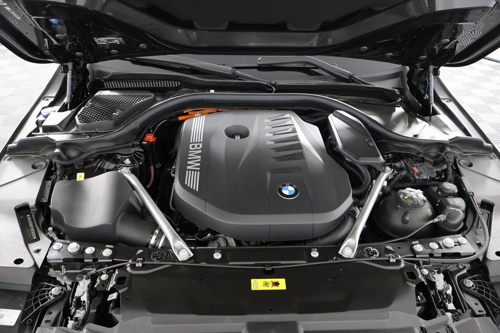 Thumbnail: 2026 BMW 5 Series - 9