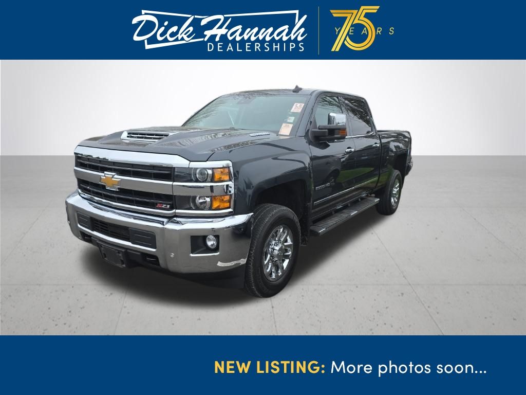 Gray (Graphite Metallic) 2019 Chevrolet Silverado 2500HD LTZ Crew Cab 4WD Pickup Truck Four-Wheel Drive 6-Speed Automatic