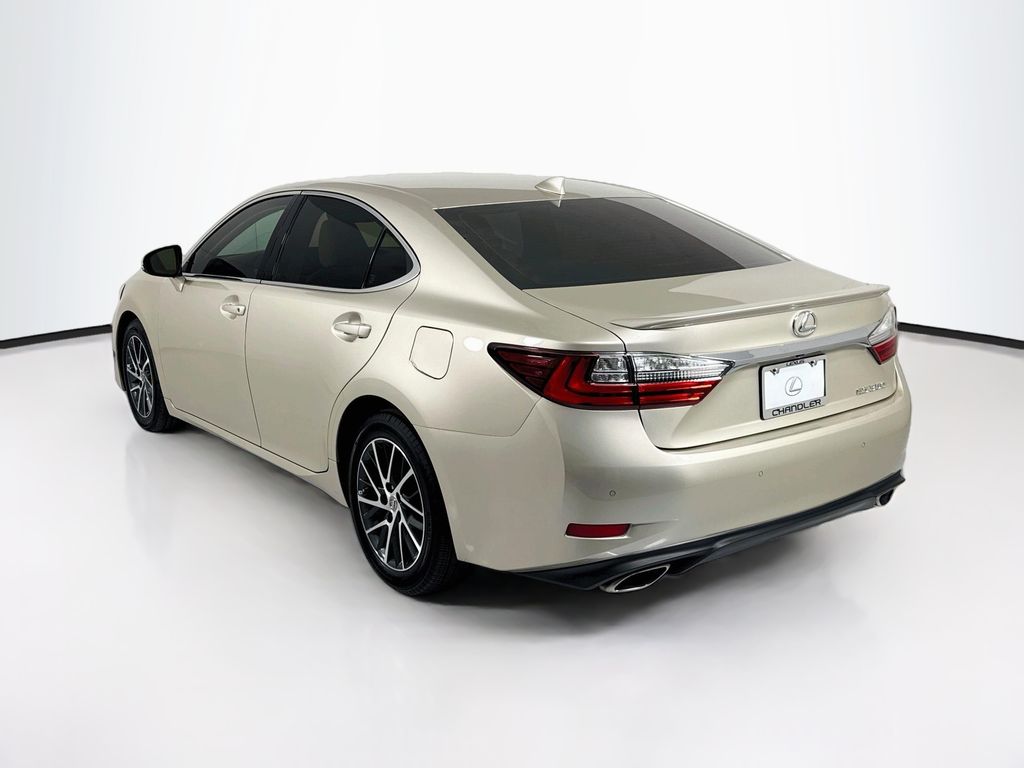 Thumbnail: 2016 Lexus ES - 7