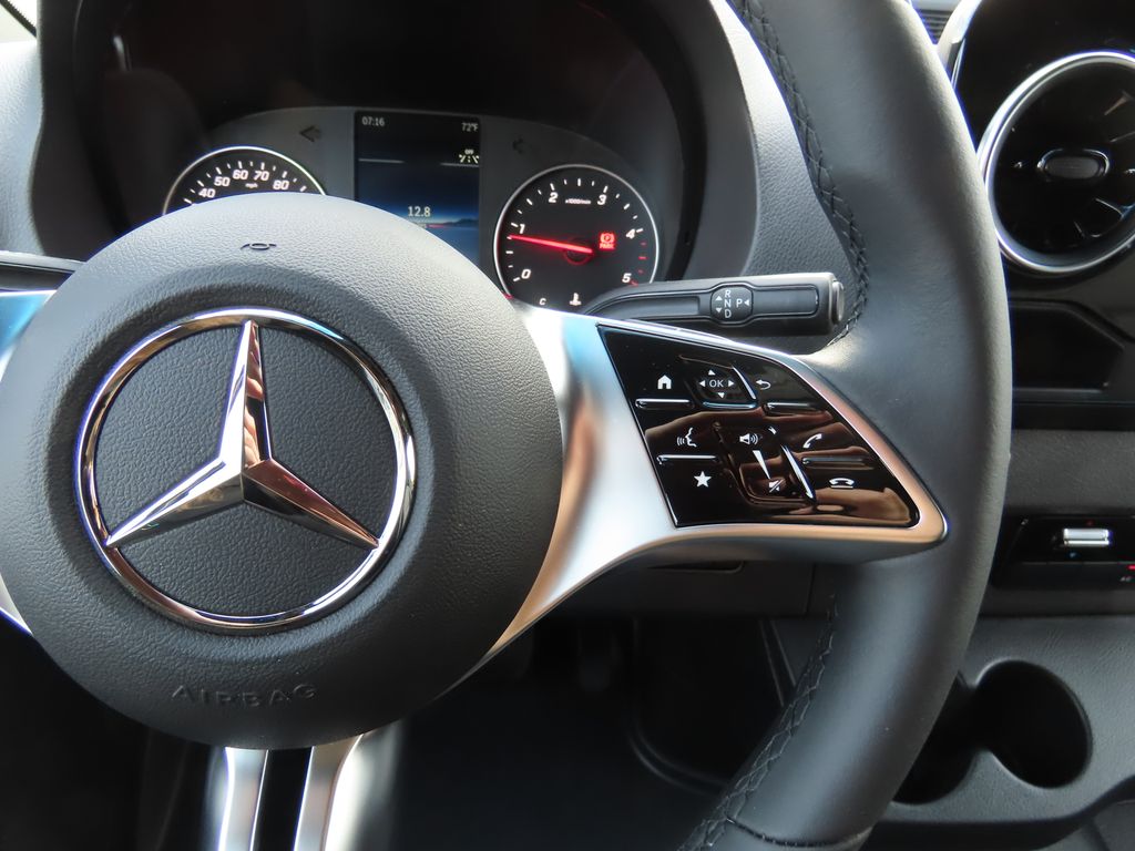 Thumbnail: 2025 Mercedes-Benz Sprinter - 13