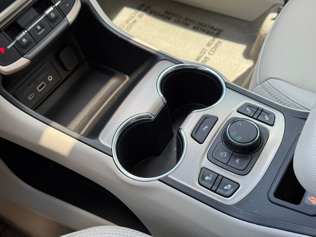 2023 GMC Terrain Denali White Frost - Jim Hudson Acura - Image 37