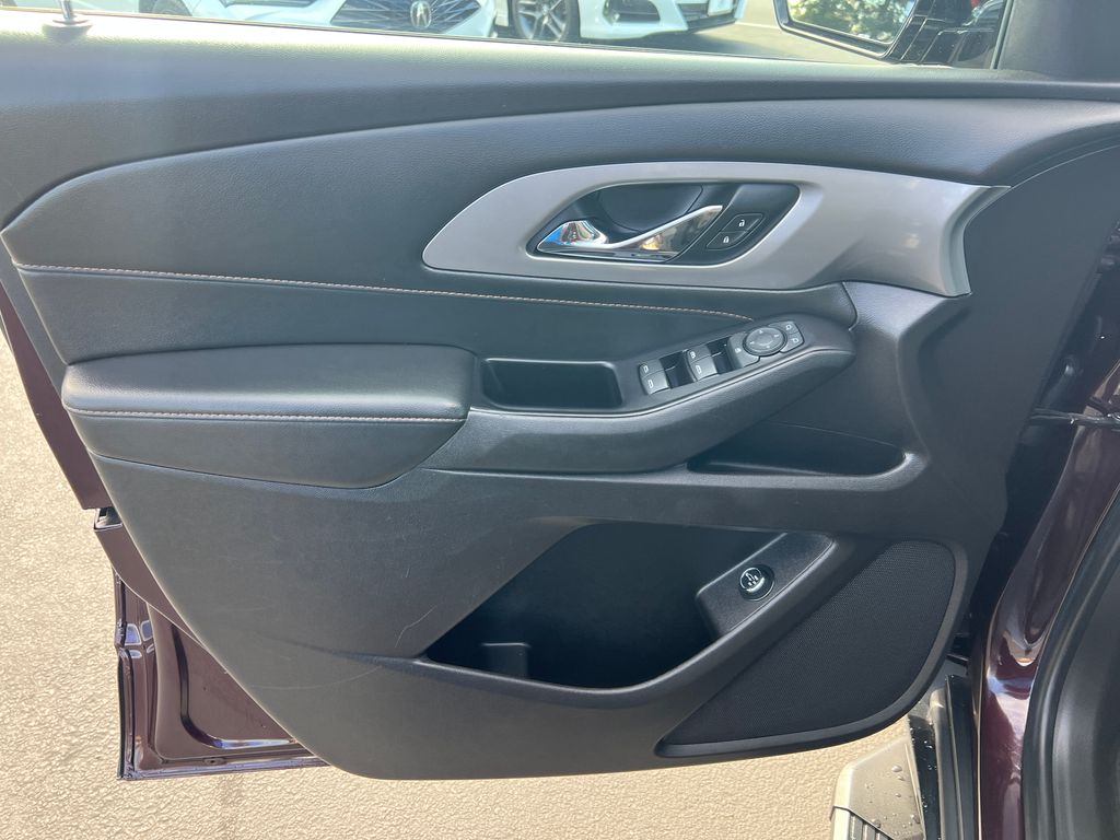 Thumbnail: 2019 Chevrolet Traverse - 12