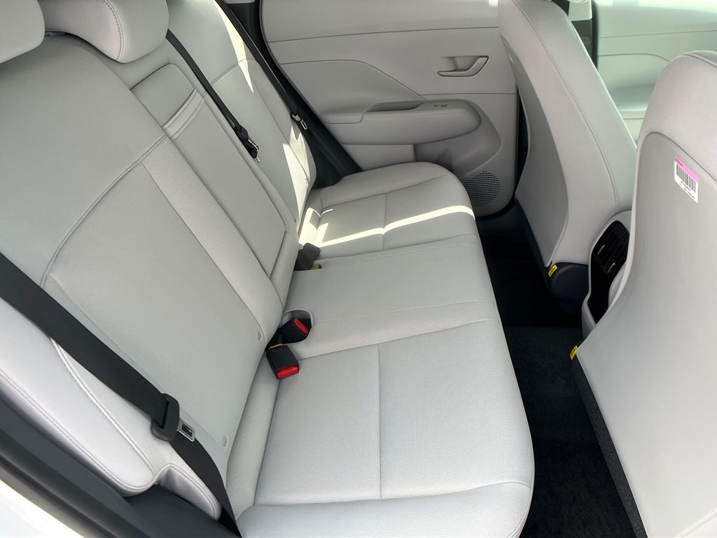 2025 Hyundai Kona SEL photo 14
