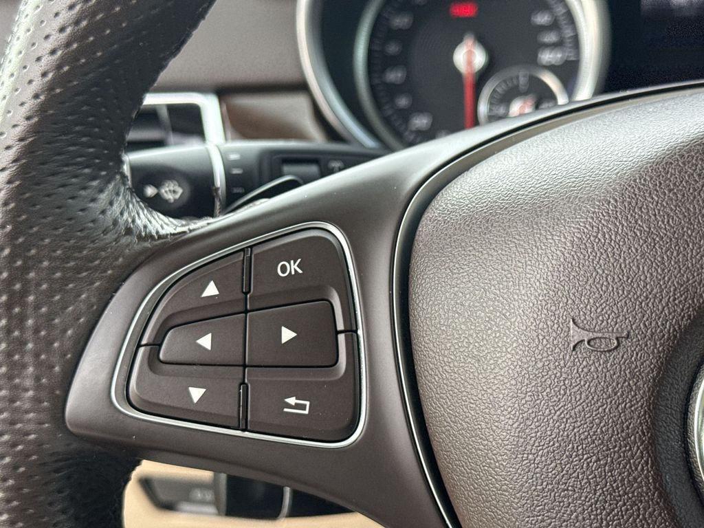 Thumbnail: 2018 Mercedes-Benz GLE - 26