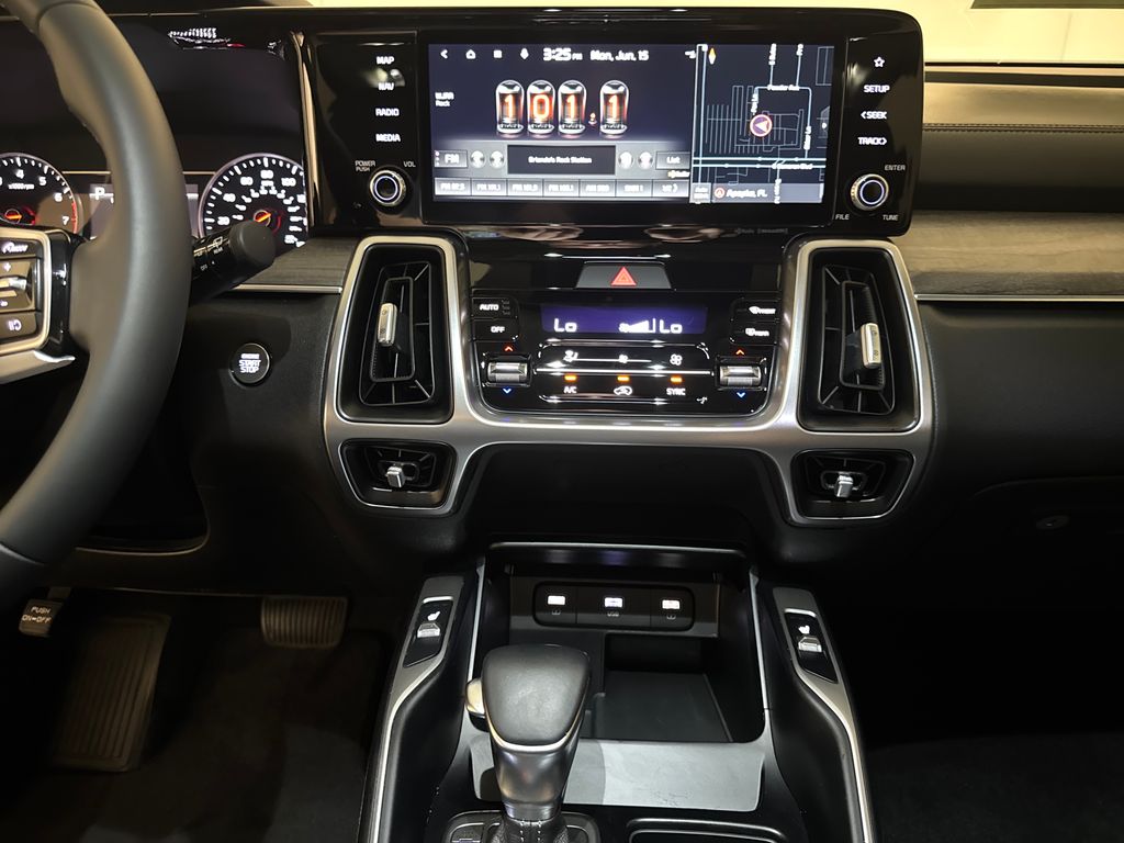 Certified Used 2022 Green Kia S image 25