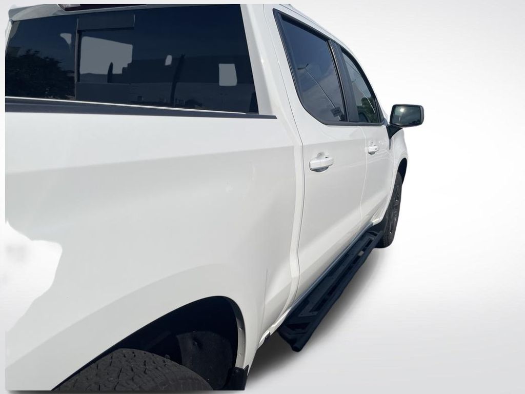 Used 2025 White Chevrolet RST image 2