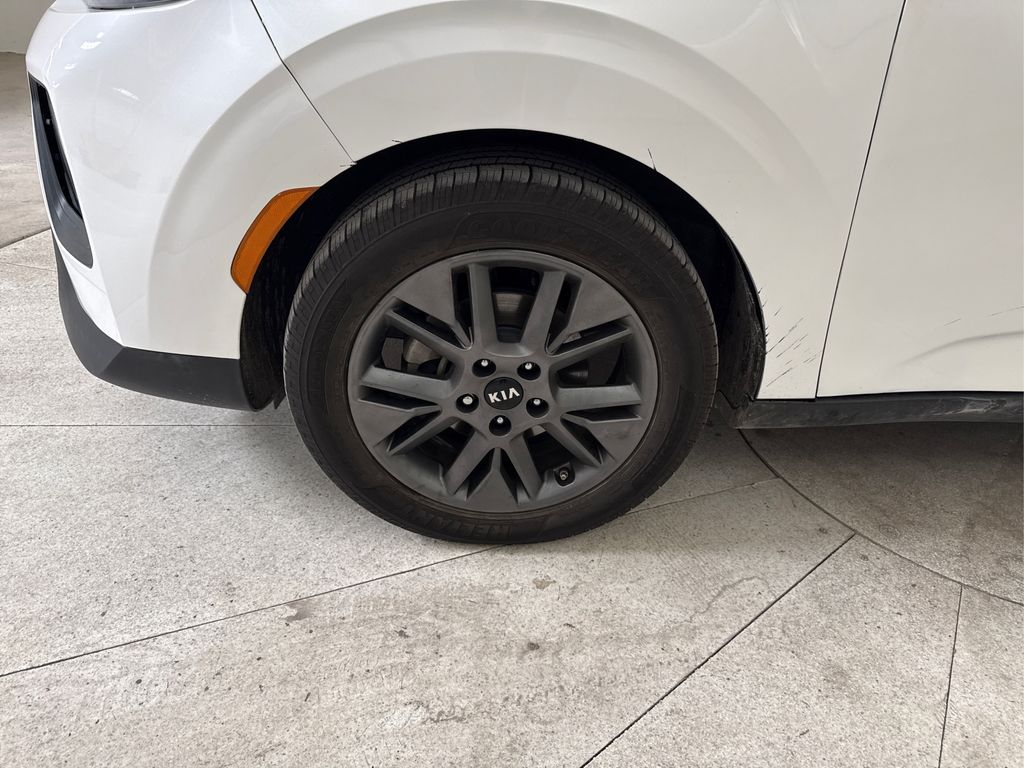 2020 Kia Soul EX - Photo 13