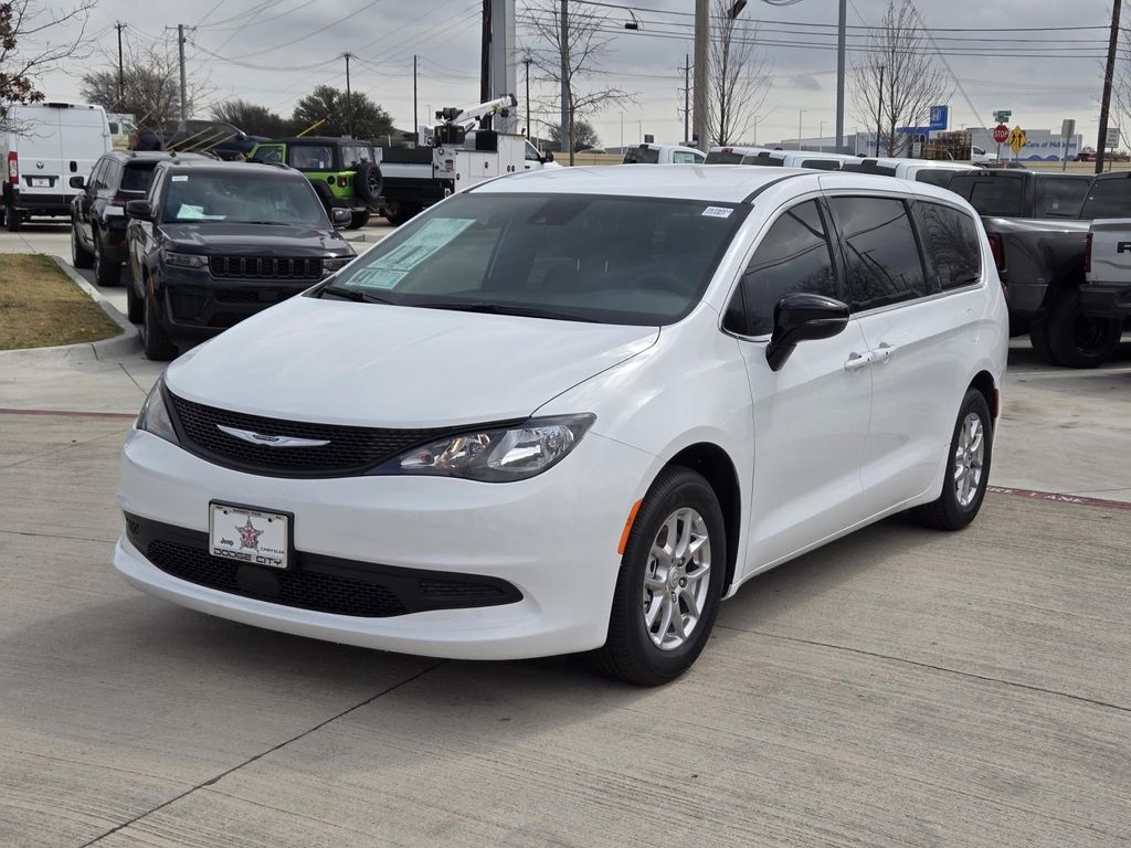 2026 Chrysler Voyager LX FWD