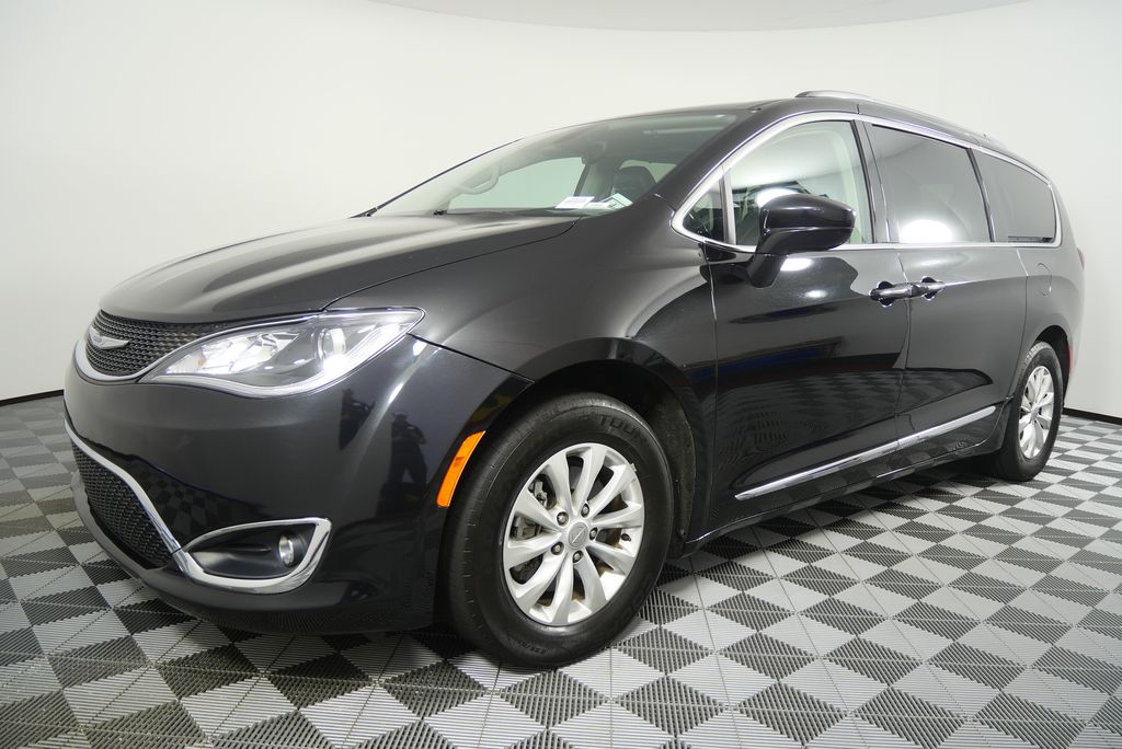 Thumbnail: 2019 Chrysler Pacifica - 7