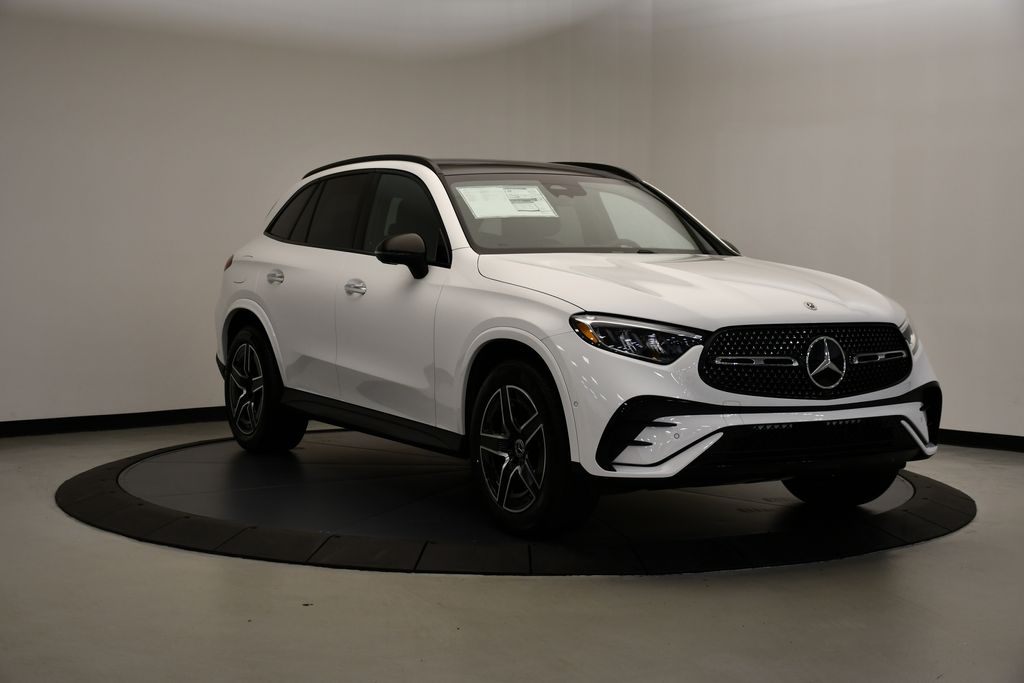 2025 Mercedes-Benz GLC 300 7
