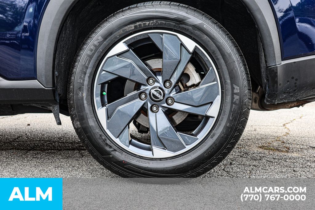 Used 2025 Blue Nissan SV image 17