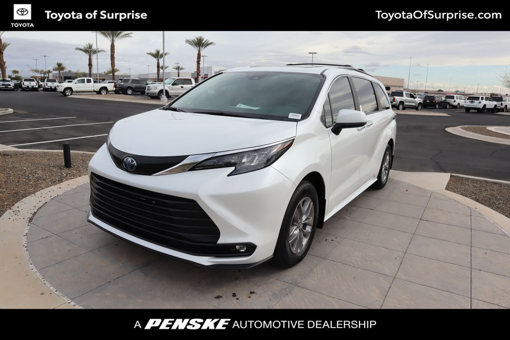 2025 Toyota Sienna XLE -
                Surprise, AZ