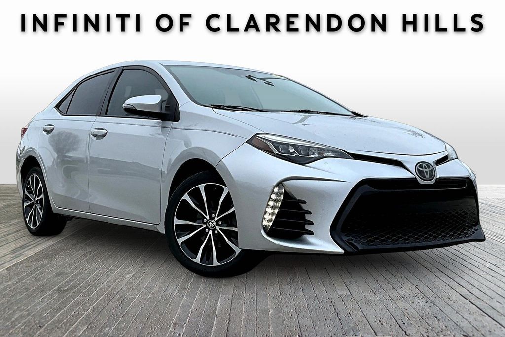 Classic Silver Metallic 2018 Toyota Corolla SE Sedan Front-Wheel Drive Continuously Variable Transmission