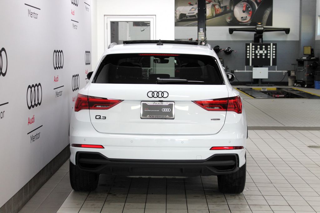 Thumbnail: 2023 Audi Q3 - 5