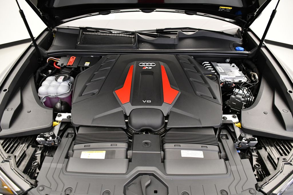 Thumbnail: 2026 Audi RS Q8 - 10