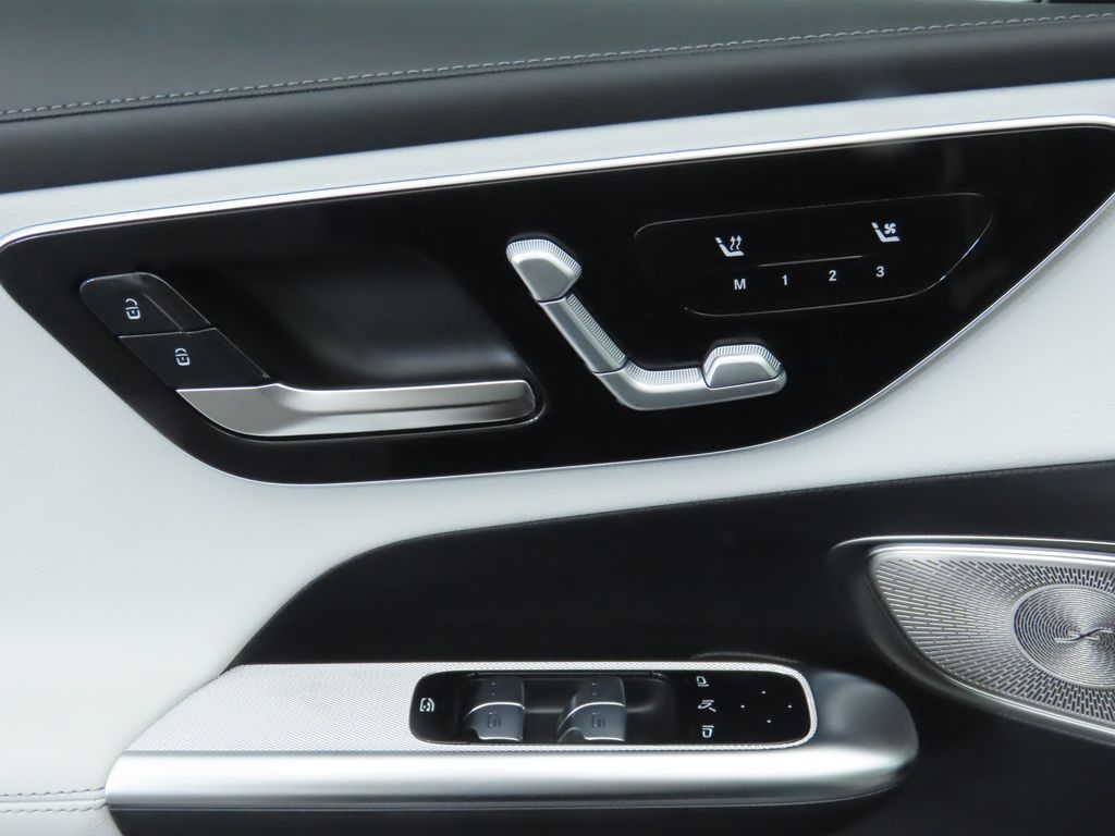 Thumbnail: 2026 Mercedes-Benz GLC - 25