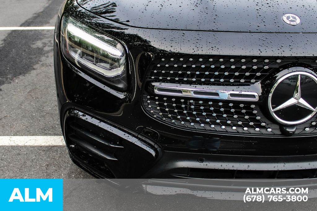 Used 2025 Black Mercedes-Benz GLB 250 image 11