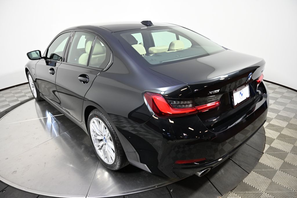Thumbnail: 2023 BMW 3 Series - 3