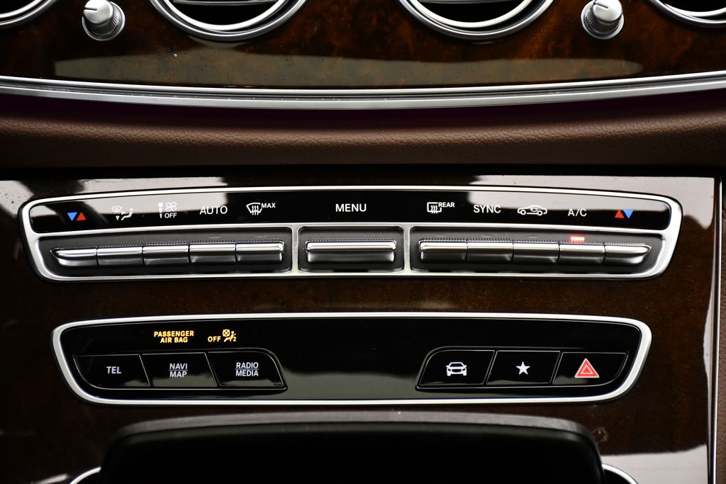 Thumbnail: 2022 Mercedes-Benz E-Class - 28