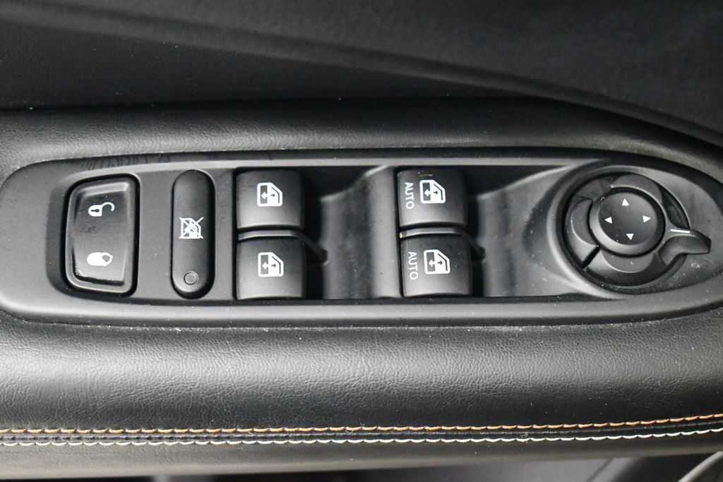 Thumbnail: 2018 Jeep Compass - 16