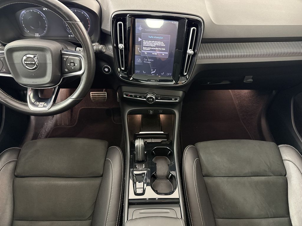 Thumbnail: 2019 Volvo XC40 - 14