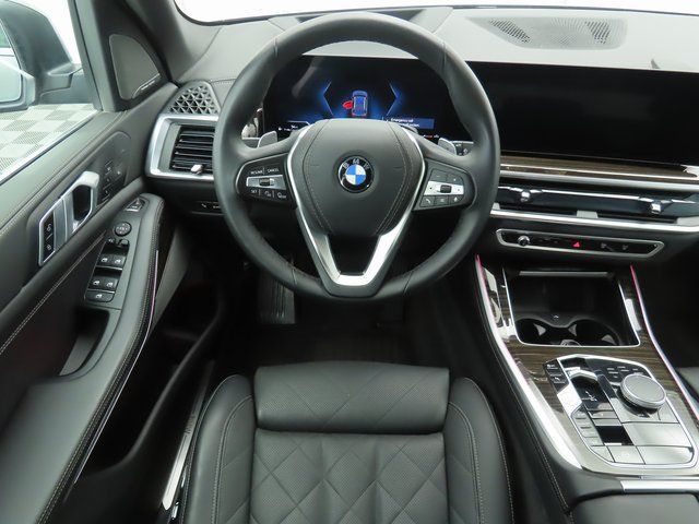 Thumbnail: 2025 BMW X5 - 10