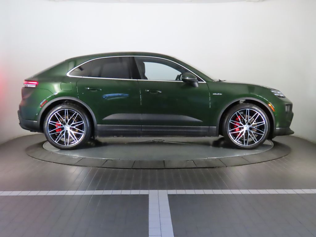 Thumbnail: 2025 Porsche Macan - 8