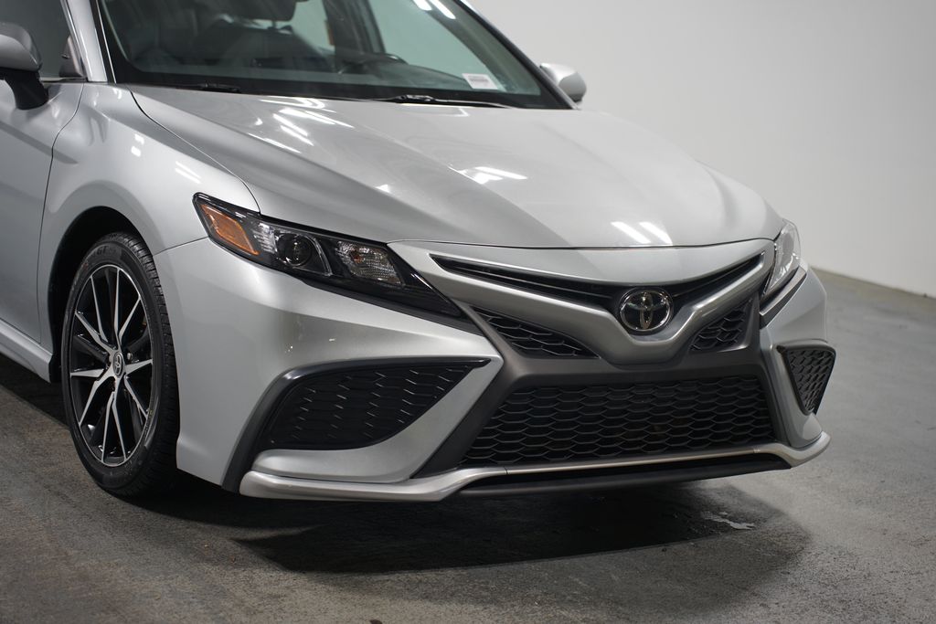2022 Toyota Camry SE 4