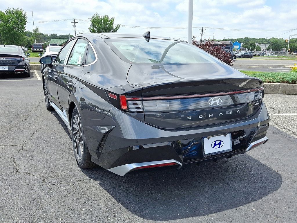 Thumbnail: 2025 Hyundai Sonata - 3