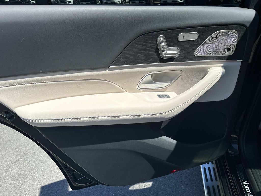 Thumbnail: 2026 Mercedes-Benz GLS - 17