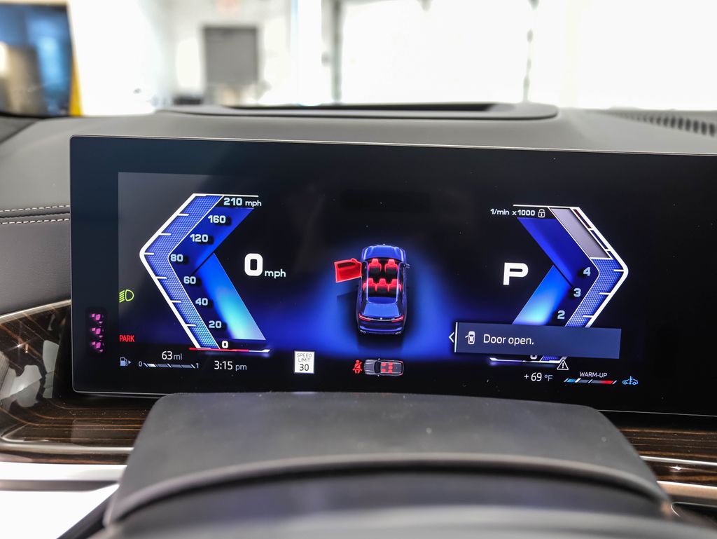 Thumbnail: 2026 BMW X7 - 14