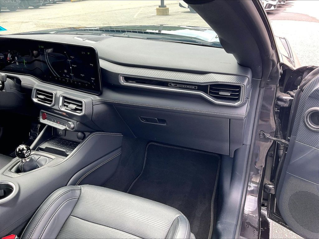 2024 Ford Mustang — photo 12