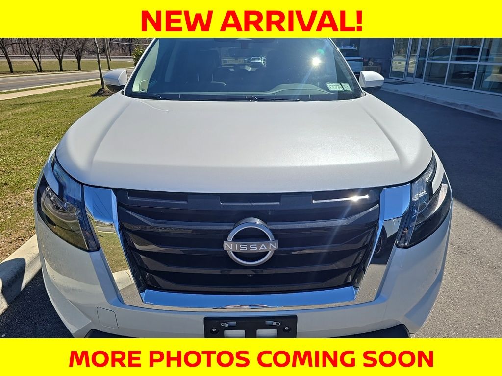 View vehicle photo 2