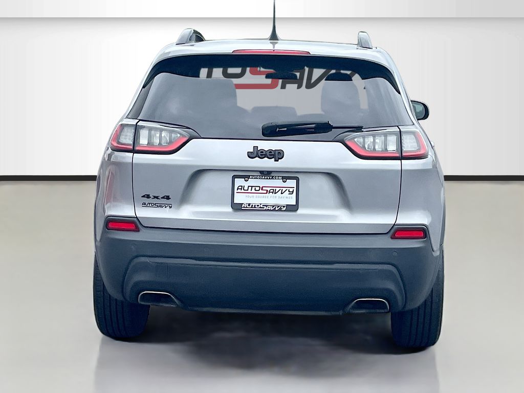 Used 2019 Silver Jeep Latitude Plus image 6