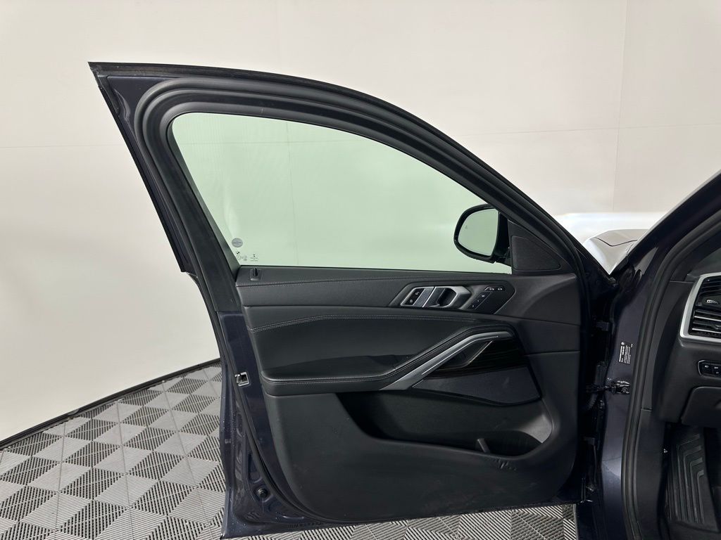 Thumbnail: 2021 BMW X6 - 13
