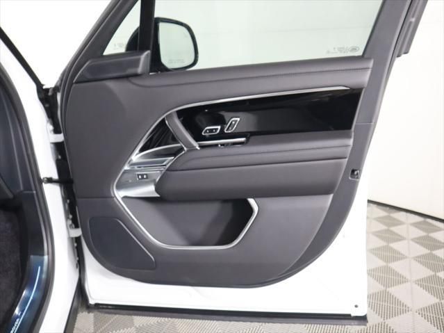 Thumbnail: 2025 Land Rover Range Rover - 27