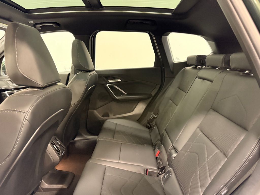 Thumbnail: 2025 BMW X1 - 11