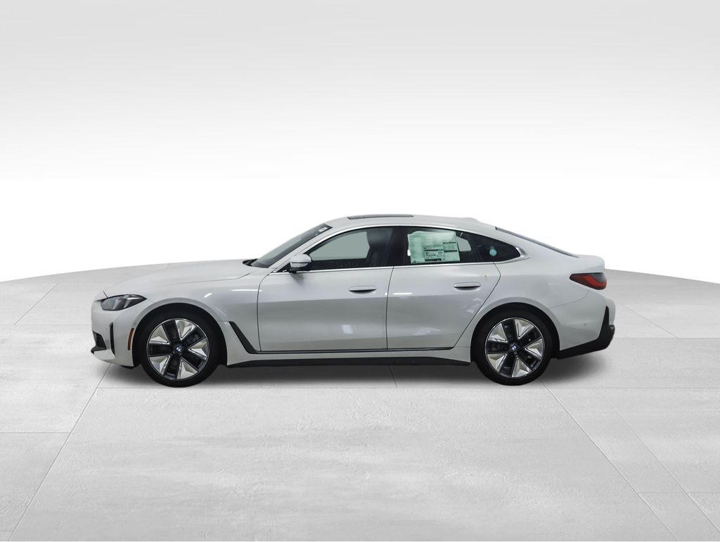 Thumbnail: 2025 BMW i4 - 2
