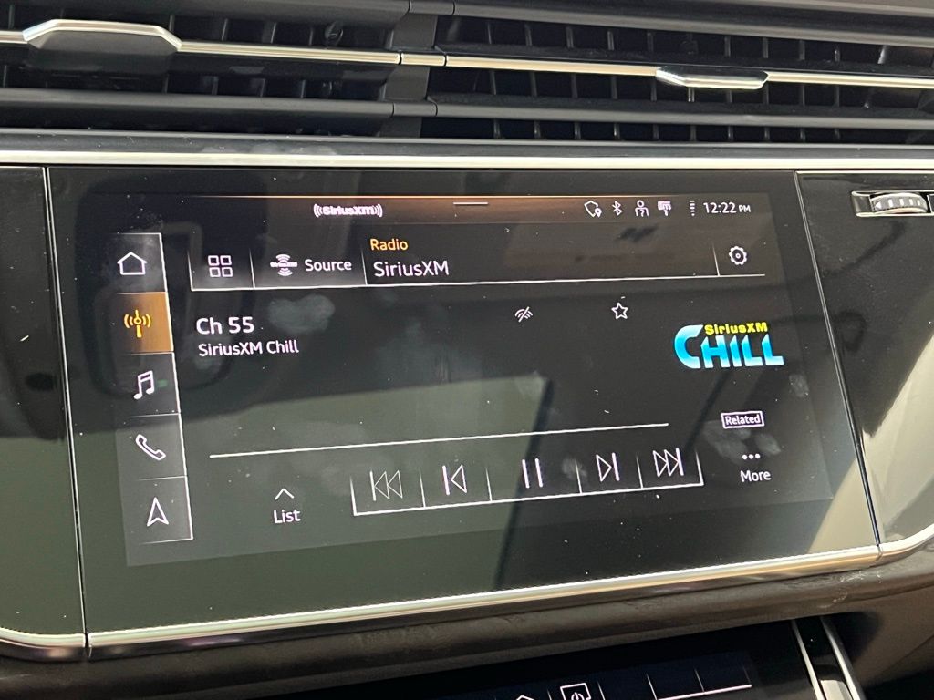 Thumbnail: 2021 Audi Q8 - 14