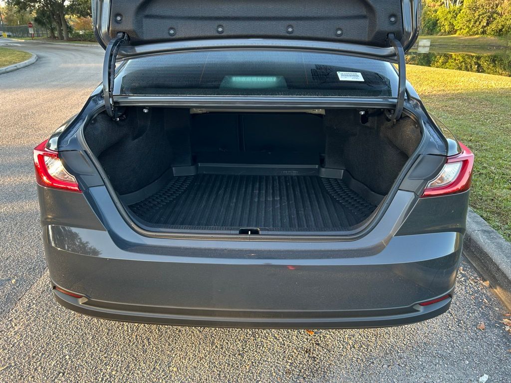 Thumbnail: 2025 Toyota Camry - 10