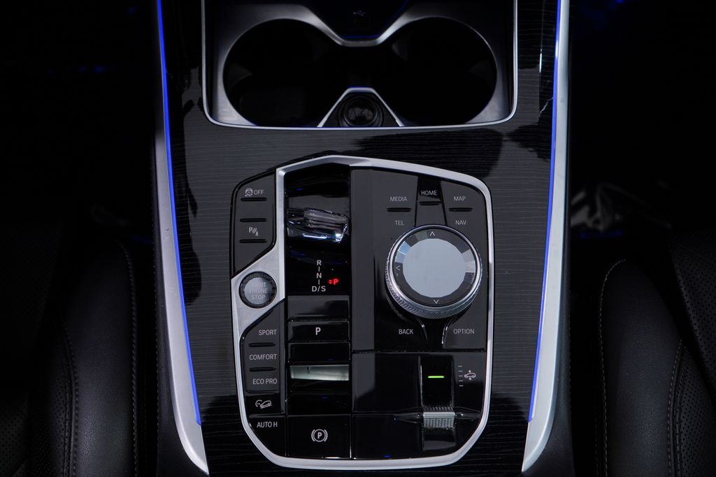 Thumbnail: 2023 BMW X7 - 15