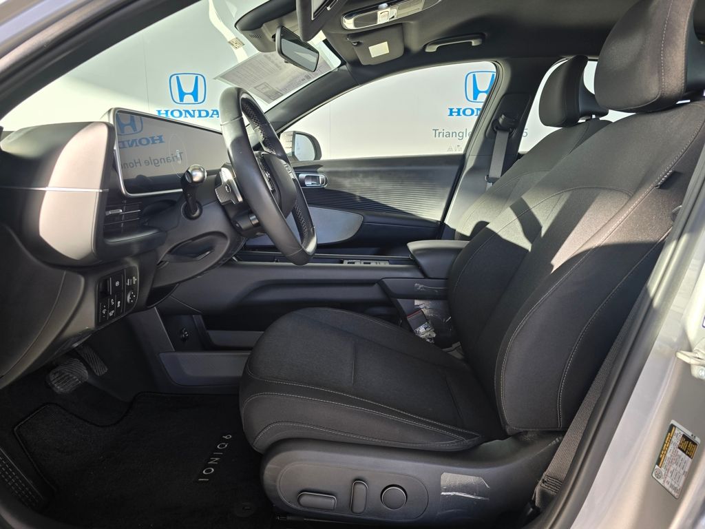 Thumbnail: 2023 Hyundai Ioniq 6 - 9