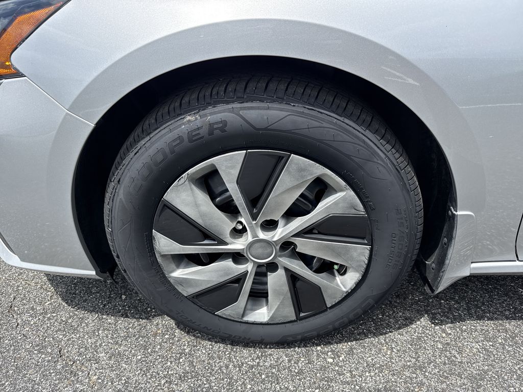 Used 2024 Nissan Altima Sedan