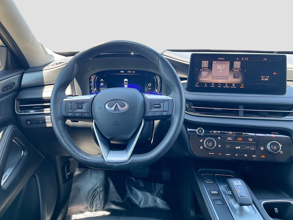 Used 2025 Gray INFINITI LUXE image 23