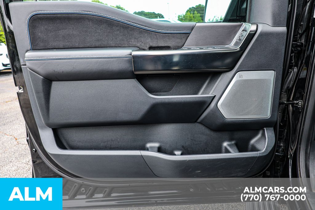 Used 2024 Black Ford Full Hybrid Platinum image 47