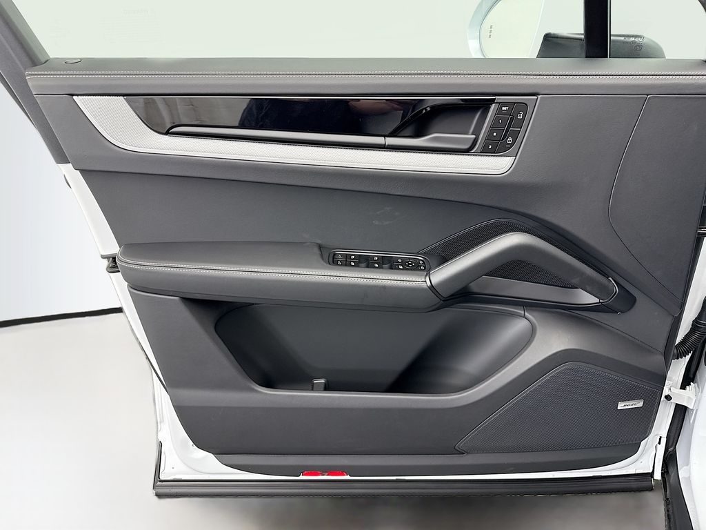 Thumbnail: 2026 Porsche  - 25