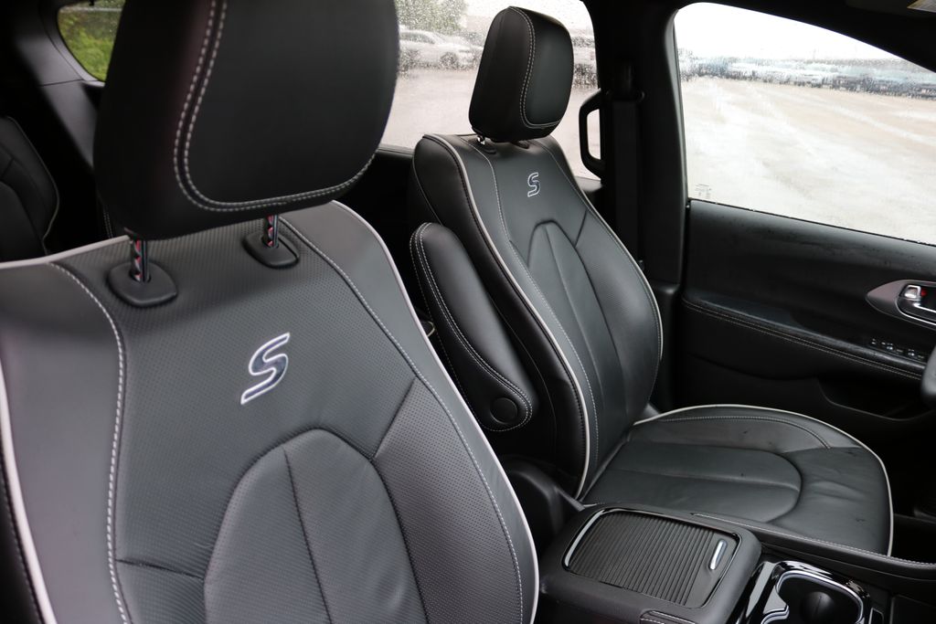 Used Car 2025 Chrysler Pacifica  Limited For Sale Under $50,000 In Austin, Texas